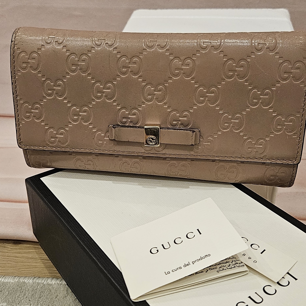 Gucci Pale Pink Leather Wallet